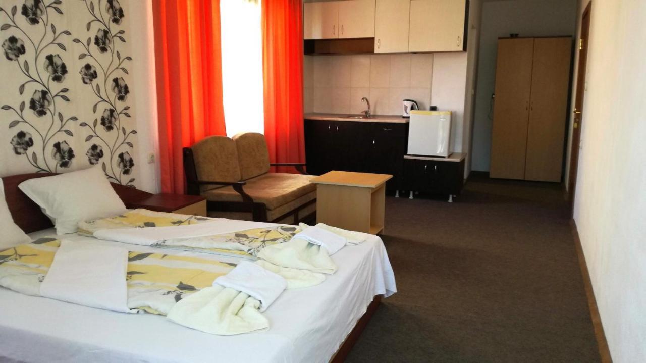 Ivet Guest House Obzor Exterior photo