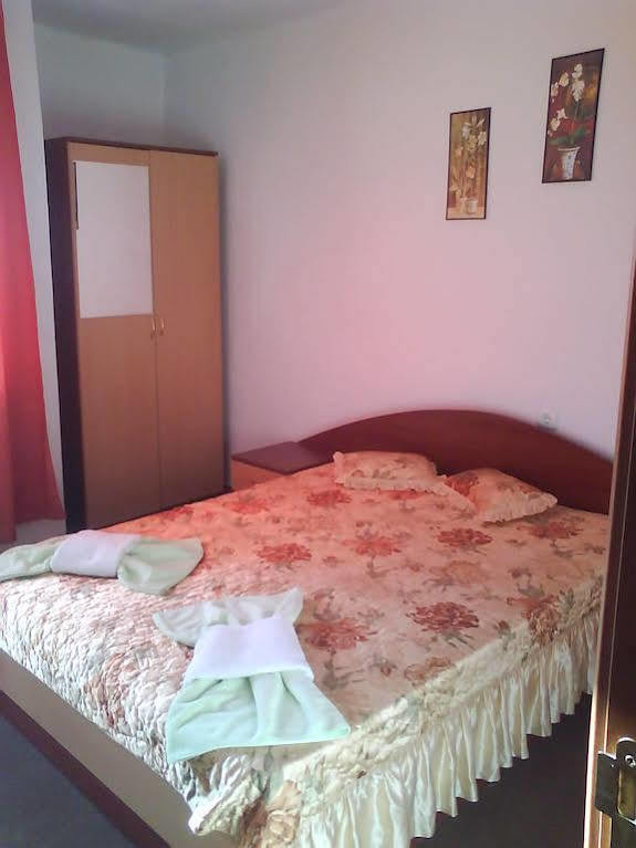 Ivet Guest House Obzor Exterior photo